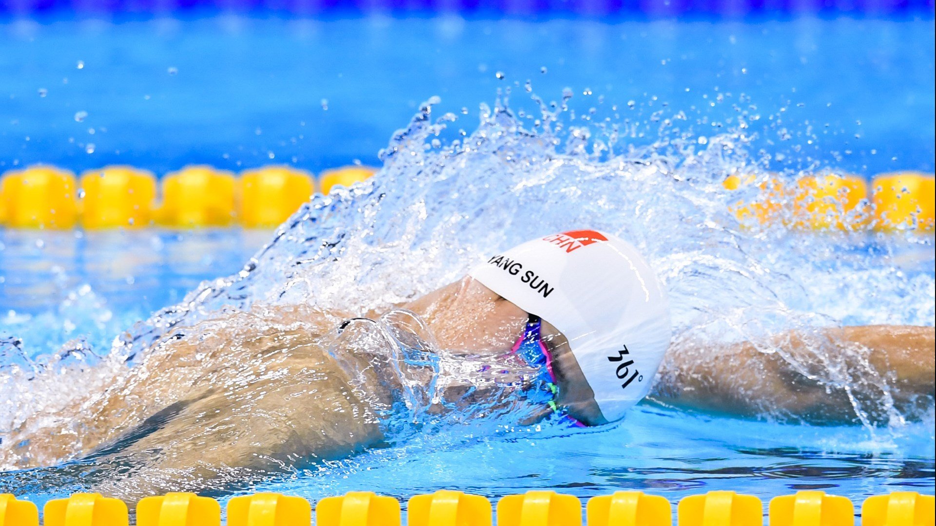 米兰电竞平台-“2025世界游泳锦标赛：泳池上的速度大战与优雅演绎”